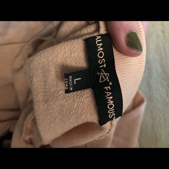 Almost Famous size L Blush Cold Shoulder Tunic - Picture 4 of 4